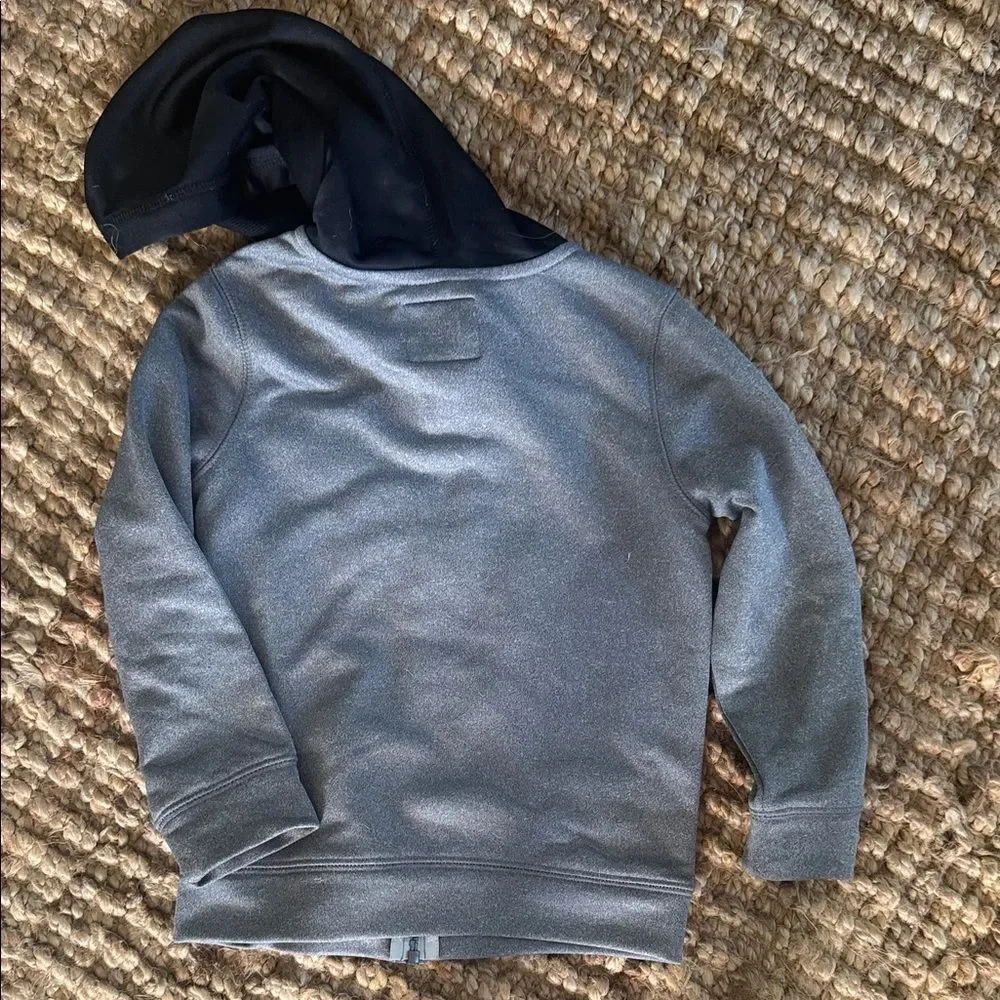 OshKosh B'gosh Kids Gray and Black Hoodie LIKE NEW - Size 5T